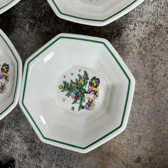 NIKKO Christmas Time Octagon Serving Bowls Set Of 4 Christmas Tree Presents 7" - Picture 6 of 9